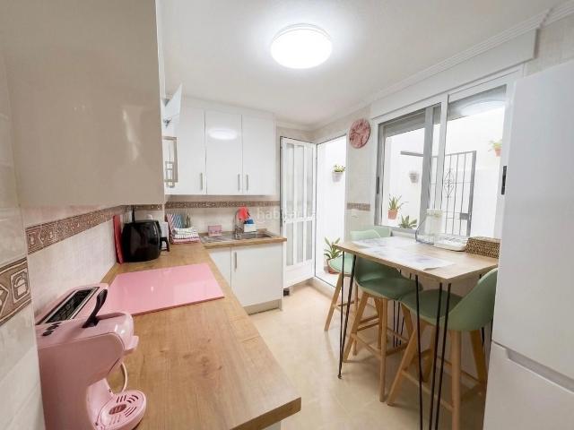 Planta baja en venta en Beniel. PLANTA BAJA TOTALMENTE REFORMADA EN BENIEL CON PATIO, GARAJE Y TRASTERO 2 DORMITORIOS 2 BAÑOS. Plantas bajas.
