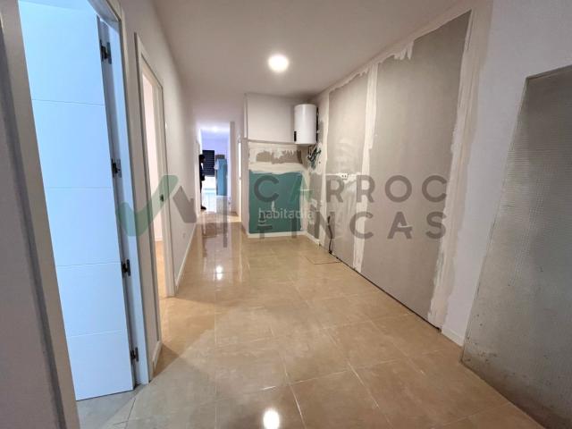 Planta baja en venta en Canovelles. Local adaptado a vivienda. Plantas bajas.