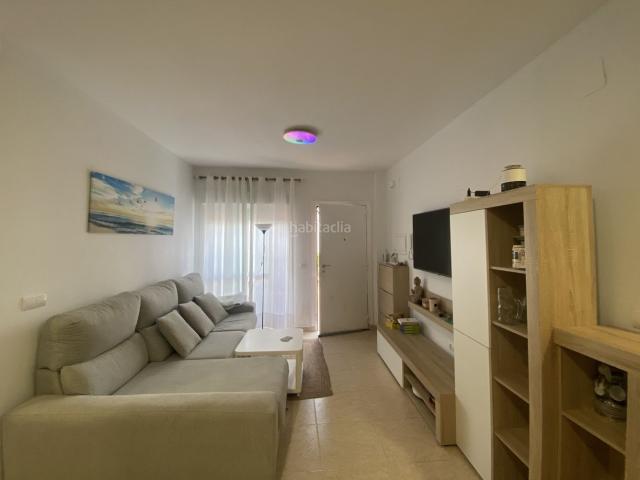 Planta baja en venta en Chipiona, Avenida de Rota. Piso bajo luminoso y funcional, situado en una zona cómoda y bien comunicada, con todos los servicios necesarios para el día a día. Plantas bajas.
