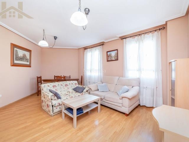 Planta baja en venta en Ciempozuelos, Casco Antiguo Sur. EN VENTA: Magnífico piso bajo de 2 dormitorios con piscina comunitaria, ascensor y calefacción de gas natural. Plantas bajas.