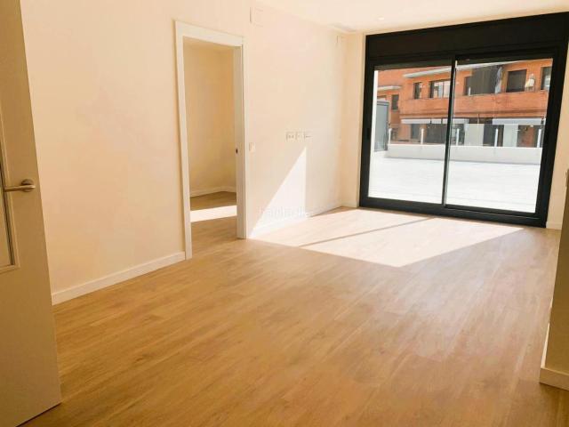 Planta baja en venta en Cubelles, Santa Maria l´Eixample Sud Sumella. Junto al centro y a escasos minutos de la playa. Plantas bajas.