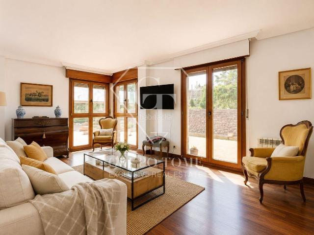 Planta baja en venta en Donostia San Sebastián, Aiete. Amplia vivienda en Aiete con una excepcional terraza de 328 m2. Plantas bajas Donostia San.