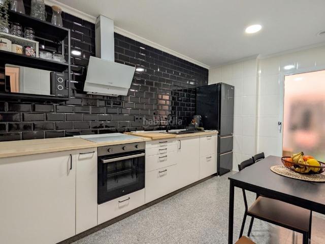 Planta baja en venta en Elche Elx, Carrús Este. OPORTUNIDAD PLANTA BAJA EXTERIOR, REFORMADA, CON PATIO, PLAZA DE GARAJE Y TRASTERO AMPLIO. Plantas bajas Elche.