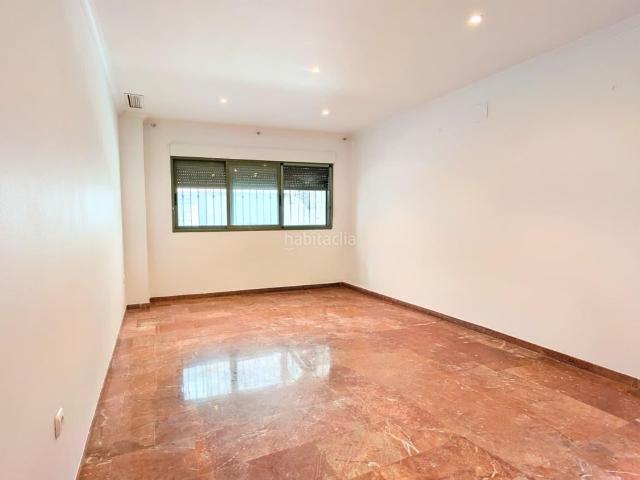 Planta baja en venta en Elche Elx, Centro. EXCLUSIVA PLANTA BAJA TOTALMENTE EXTERIOR EN EL CENTRO DE ELCHE JUNTO AL HUERTO DEL CURA!. Plantas bajas Elche.
