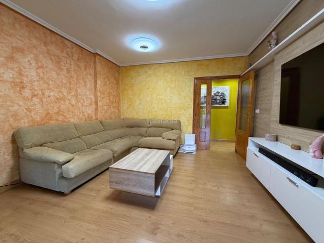 Planta baja en venta en Elche Elx, Ciutat Esportiva. ENTRESUELO CON AMPLIA TERRAZA, BALCÓN, GARAJE Y TRASTERO. Plantas bajas Elche.