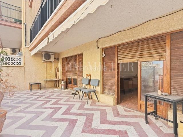 Planta baja en venta en Elche Elx, Los Arenales del Sol. Piso en venta en Arenales del Sol Elche a 200 metros de la playa Gran oportunidad para reformar. Plantas bajas Elche.