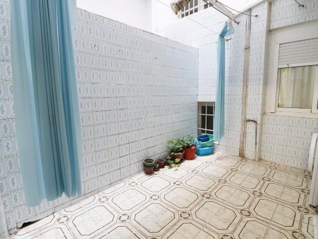 Piso en venta en Elche Elx, Plaza Crevillente Antiguos Juzgados El Asilo. Oportunidad en Sector V calle Capitán Antonio Mena! Vivienda lista para entrar a vivir en una de las zonas más.