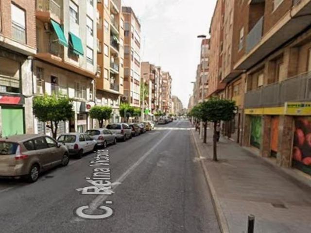 Planta baja en venta en Elche Elx, Reina Victoria Miguel Hernández. Local a pie de calle en tramite con cambio de uso para vivienda. Plantas bajas Elche.