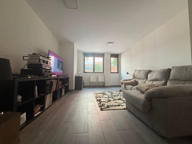 Planta baja en venta en Eliana l´, Pueblo. Se vende en La Eliana bonito bajo vivienda. Plantas bajas Eliana.
