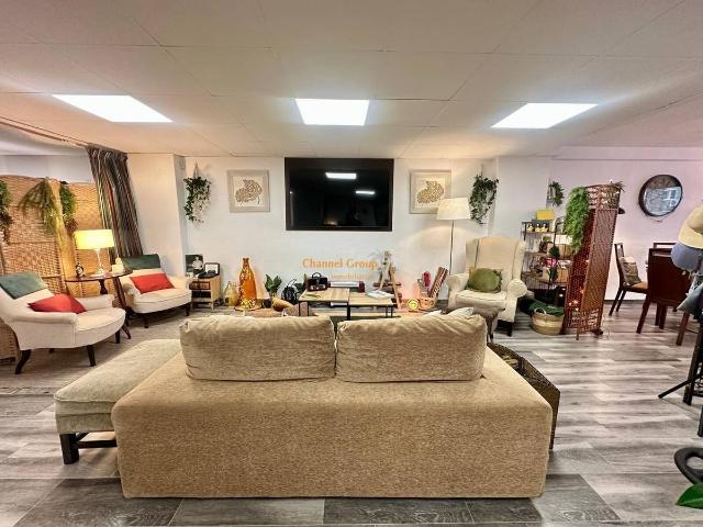 Planta baja en Venta en Ensanche Diputación