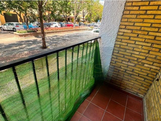 Planta baja en venta en Estepona, Zona Calvario. Luminosa planta baja de 4 habitaciones en pleno centro Parque Calvario, Estepona. Plantas bajas.