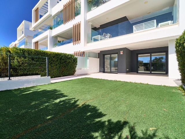 Planta baja en venta en Estepona, Bel Air. Plantas bajas.