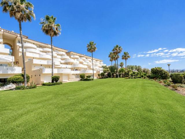 Planta baja en venta en Estepona, Buenas Noches. Plantas bajas.
