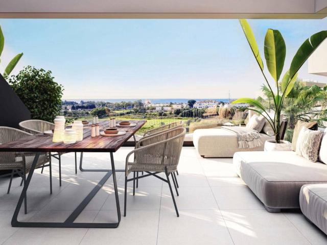 Planta baja en venta en Estepona, Cancelada. Apartamento dúplex en planta baja en venta en Cancelada. Málaga, España. Plantas bajas.