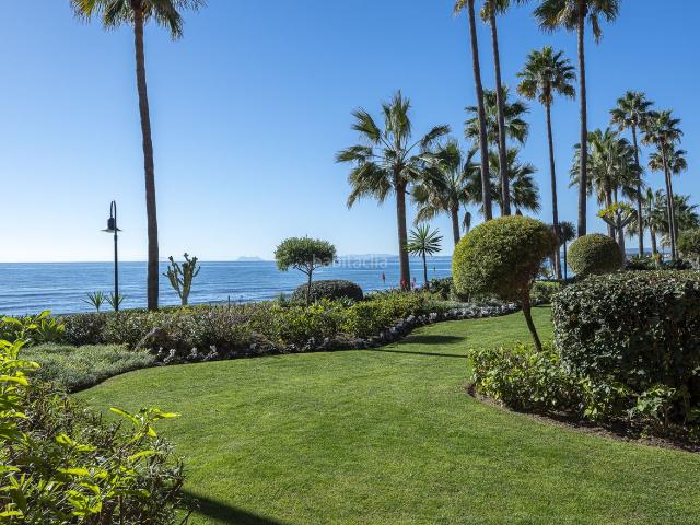 Planta baja en venta en Estepona, Guadalmansa. APARTAMENTO EN PLANTA BAJA LUJO ESTEPONA. Plantas bajas.