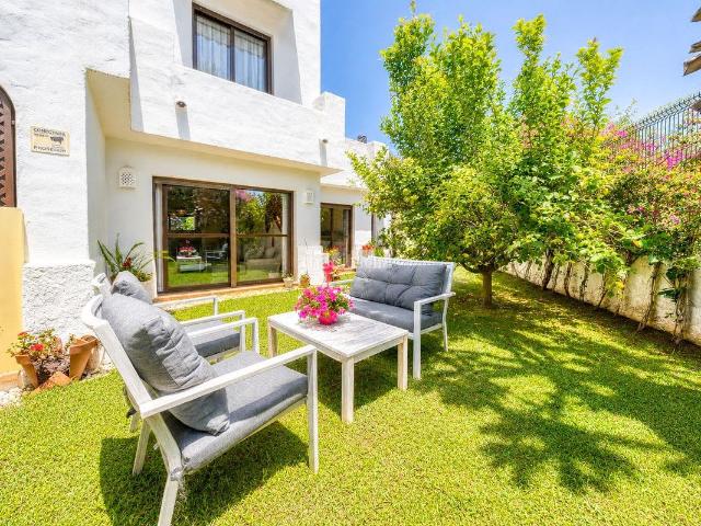 Planta baja en venta en Estepona, La Concha Resina Golf. Plantas bajas.