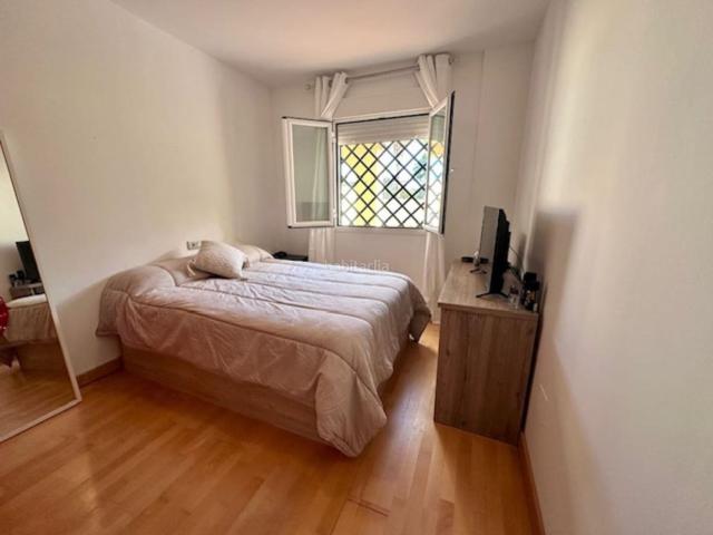 Planta baja en venta en Estepona, Sotoserena. FANTÁSTICO BAJO DE 3 DORMITORIOS CON GRAN JARDÍN PRIVADO. Plantas bajas.