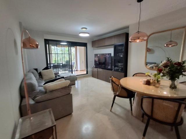 Planta baja en venta en Finestrat, Golf Bahía. Apartamento de esquina con gran jardín y vistas al mar en Sierra Cortina. Plantas bajas.