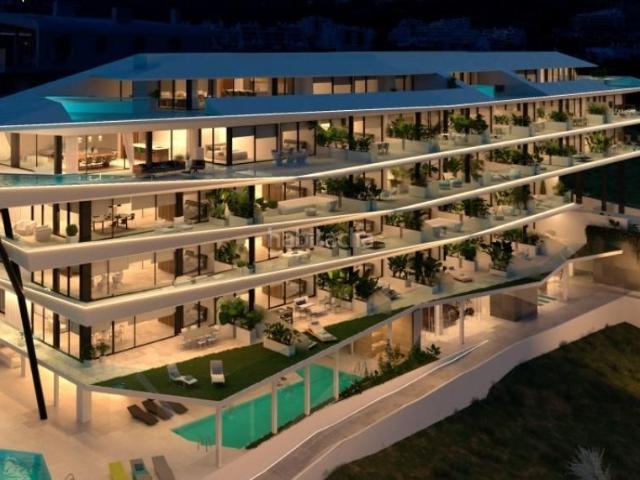 Planta baja en venta en Fuengirola, Las Gaviotas Carvajal. MAJESTUOSA PLANTA BAJA ELEVADA Y EN ESQUINA, CON 230M2 ENTRE TERRAZAS Y JARDIN. Plantas bajas.