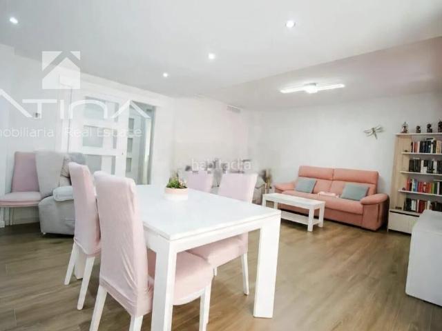 Planta baja en venta en Gandia, Playa de Gandía. Apartamento en primera línea de Playa de Gandía con vistas al mar, garaje cerrado. Plantas bajas.