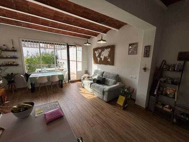 Planta baja en venta en Granollers, Sant miquel. Immoble totalment reformat des del 2018 al centre de Granollers amb jardí privat. Plantas bajas.