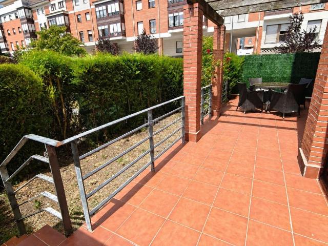 Planta baja en venta en Güeñes. BAJO CON JARDIN, TERRAZA, GARAJE Y TRASTERO EN GUEÑES. Plantas bajas.
