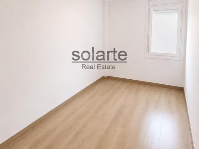 Planta baja en venta en Hospitalet de Llobregat L´, Bellvitge. Vivienda exterior con ascensor en una ubicación privilegiada. Plantas bajas Hospitalet de Llobregat.