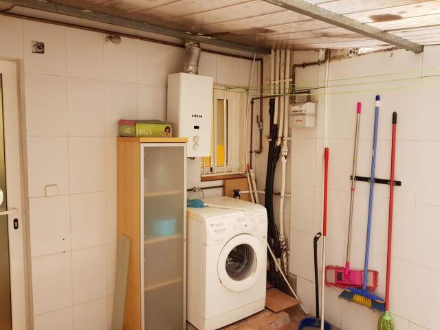 Planta baja en venta en Hospitalet de Llobregat L´, Sanfeliu. loft alquilado. Plantas bajas Hospitalet de Llobregat.