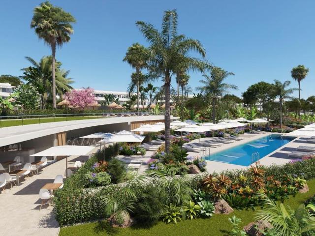 Planta baja en venta en La Alcaidesa. Apartamento bajo de 4 dormitorios y 3 baños con vistas al mar. La Alcaidesa. Plantas bajas La.