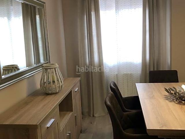 Planta baja en venta en Linares, San Gonzalo. Extraordinario piso en Urbanización Parque de Oriente. Plantas bajas.