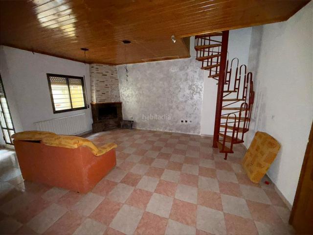Planta baja en venta en Lleida, Magraners. Gran oportunidad en Lleida! Piso amplio de 4 habitaciones en el centro. Plantas bajas.