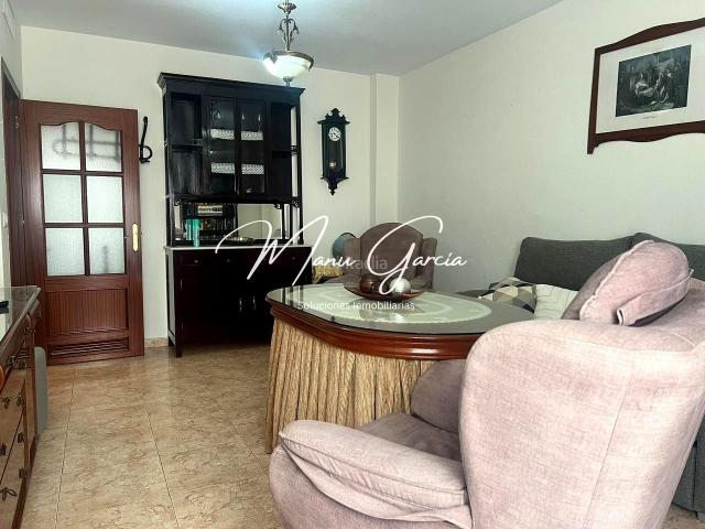 Planta baja en venta en Lucena, Centro. Se vende piso con garaje y trastero en Lucena. Plantas bajas.