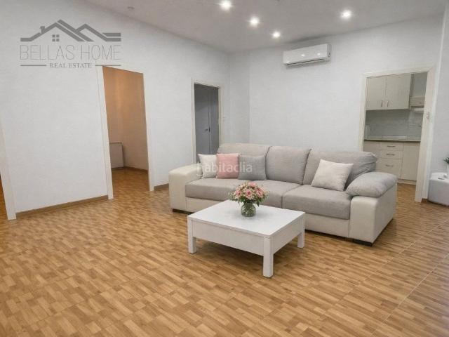 Planta baja en venta en Manilva, Alcorrín. Local convertido en vivienda en primera linea de playa. Plantas bajas.