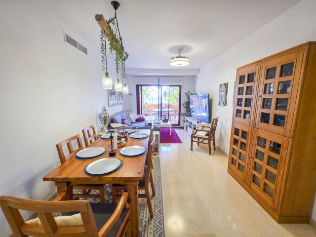 Planta baja en venta en Manilva, El Castillo. Amplio Bajo con Jardín Privado en La Duquesa Manilva. Plantas bajas.