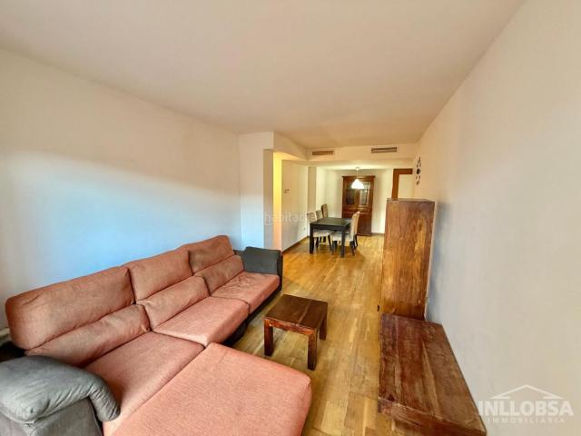Planta baja en venta en Manresa, Carretera de Vic Remei. Bajo con grandes espacios y espectacular terraza orientada NE 2 parkings. Plantas bajas.