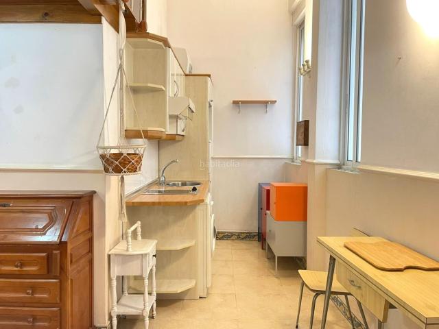 Planta baja en venta en Madrid, Embajadores Lavapiés. Estudio en venta en calle Salitre. Plantas bajas.