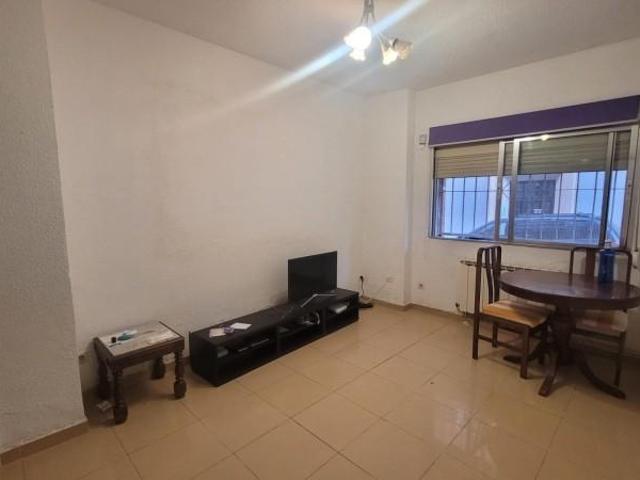 Planta baja en venta en Madrid, Opañel