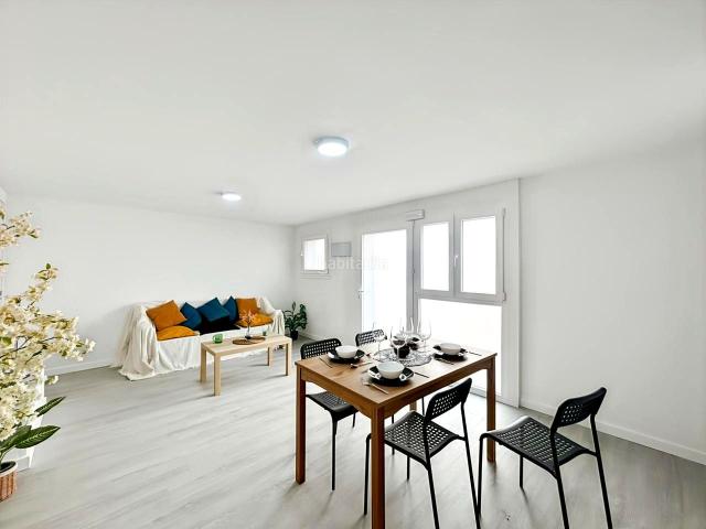 Planta baja en venta en Madrid, Simancas. Inmueble en venta en Simancas, San Blas, Madrid. Plantas bajas.