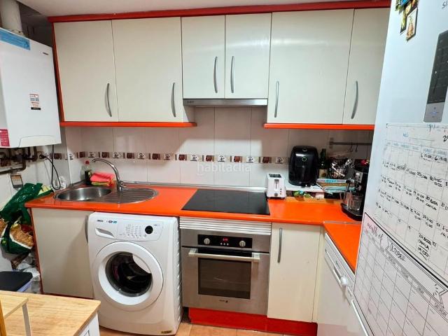 Planta baja en venta en Madrid, Rejas. Bajo reformado de 3 dormitorios con ascensor junto a Plenilunio, listo para entrar a vivir. Plantas bajas.