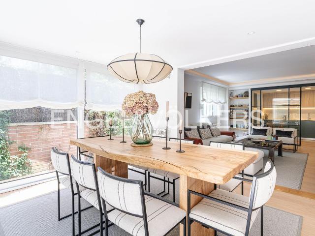 Planta baja en venta en Madrid, Valdemarín. Exclusivo bajo reformado con terraza en Valdemarin. Plantas bajas.