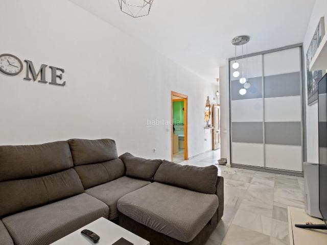 Planta baja en venta en Málaga, La Trinidad. Amplio y cómodo piso de 2 dormitorios en La Trinidad, en zona centro de Málaga. Plantas bajas.
