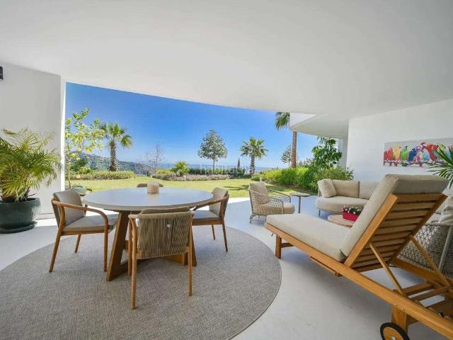 Planta baja en venta en Marbella, Aloha. Apartamento en Planta Baja de 3 dormitorios en Marbella. Plantas bajas.