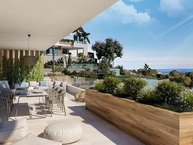 Planta baja en venta en Marbella, Cabopino Artola. Exclusivo Apartamento de Lujo en Planta Baja con Jardín Privado en venta en Cabopino, Marbella. Plantas bajas.