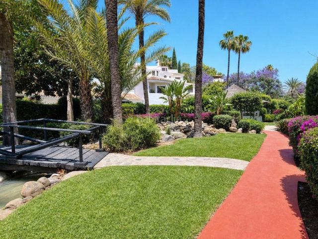 Planta baja en venta en Marbella, Elviria. Apartamento en Planta Baja de 2 dormitorios en Elviria. Plantas bajas.