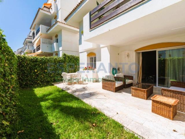Planta baja en venta en Marbella, Guadalmina Baja. Magnífico apartamento en Guadalmina baja. Plantas bajas.