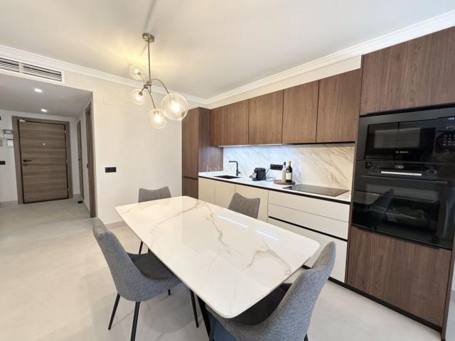 Planta baja en venta en Marbella, Nueva Alcántara. Plantas bajas.