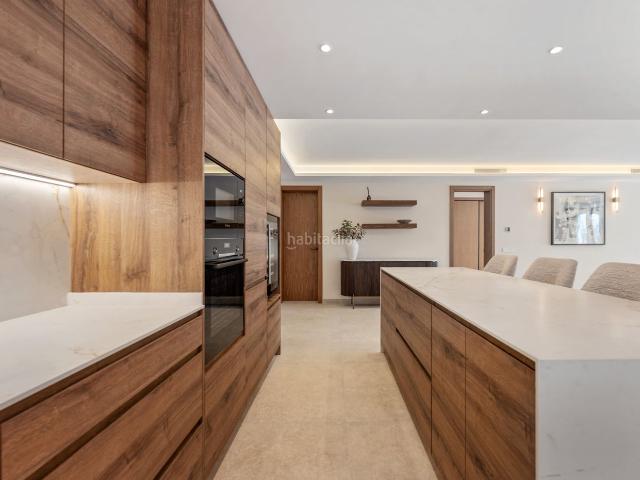 Planta baja en venta en Marbella, Nueva Andalucía centro. Exclusivo bajo completamente reformado en Nueva Andalucía. Plantas bajas.