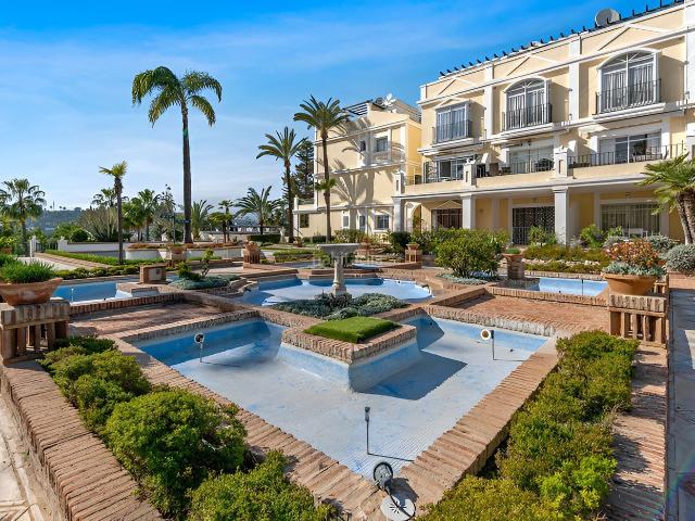Planta baja en venta en Marbella, Playa Bajadilla Puertos. Apartamento en Planta Baja en Marbella. Plantas bajas.