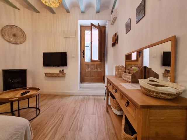 Planta baja en venta en Marbella, Playa Bajadilla Puertos. Encantador apartamento en el Casco Antiguo de Marbella. Plantas bajas.