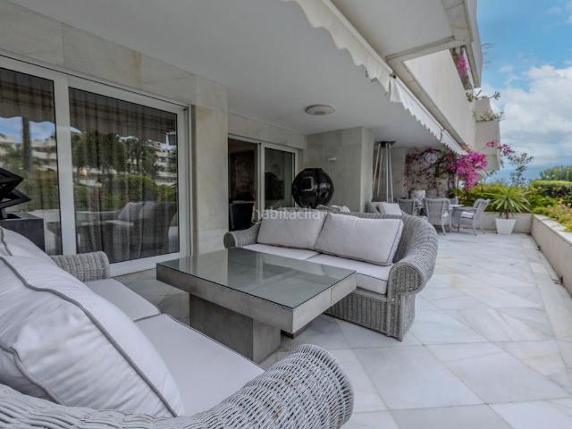 Planta baja en venta en Marbella, Puerto Banús. Plantas bajas.
